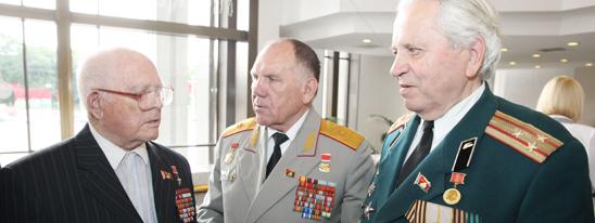Счастливый и тревожный век