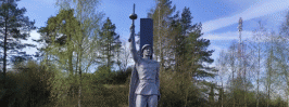 <STRONG>Стоит над Опсой «Алеша»</STRONG>