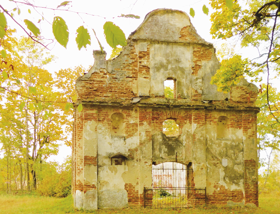Руины костела.